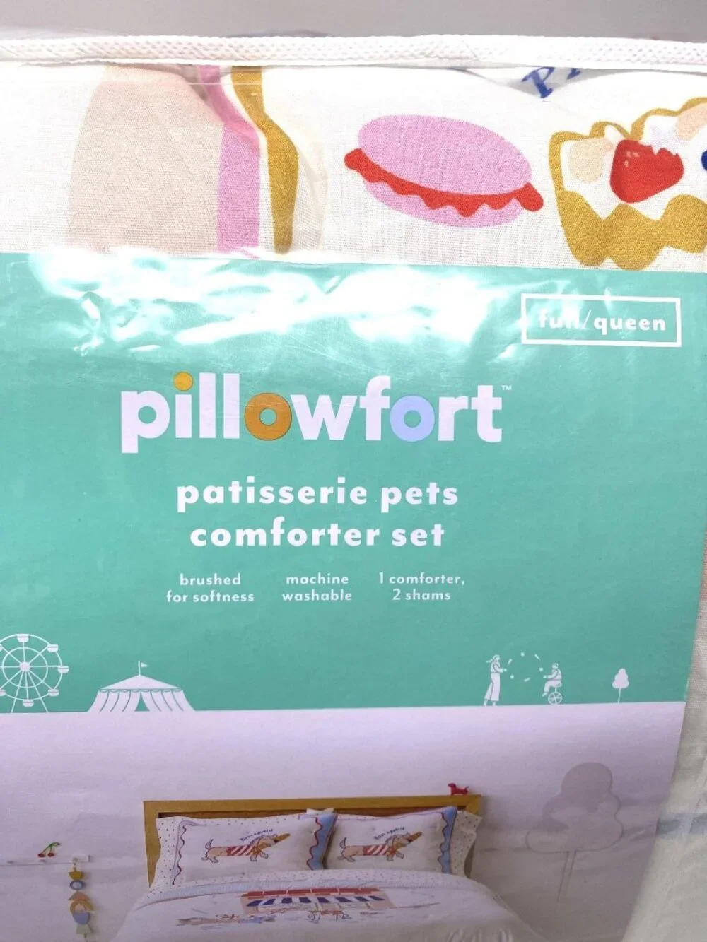 Target Full/Queen Paris Patisserie Scene Kids' Comforter Set - Pillowfort™ Dogs